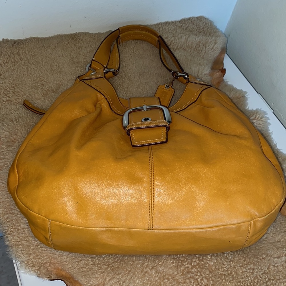 COACH YELLOW HONEY MUSTARD LEATHER HOBO BAG WITH SILVER BUCKLE D1069-F15075 - Picture 5 of 16